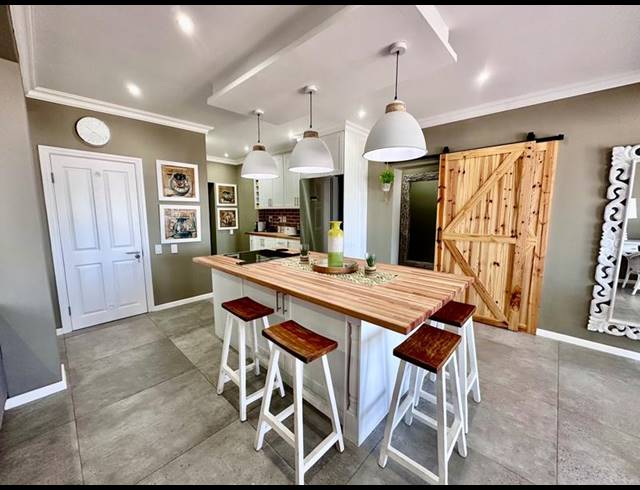 4 BEDROOM HOUSE FOR SALE IN PINNACLE POINT GOLF ESTATE
